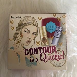 HOOLA Benefit Contour in a Quickie!